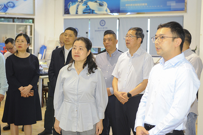 副市長王蔚藎深入校園調(diào)研，共促新材料技術(shù)推廣與服務(wù)